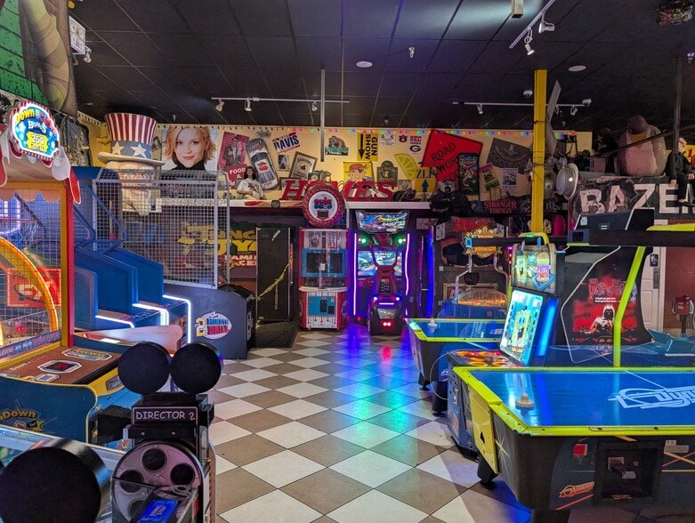 More Photos Of 1337 Baytree Rd, Valdosta General Retail For Sale