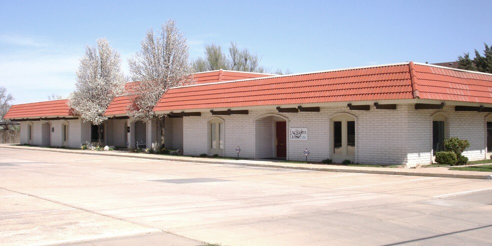 Primary Photo Of 8150 E Douglas Ave, Wichita Office For Lease