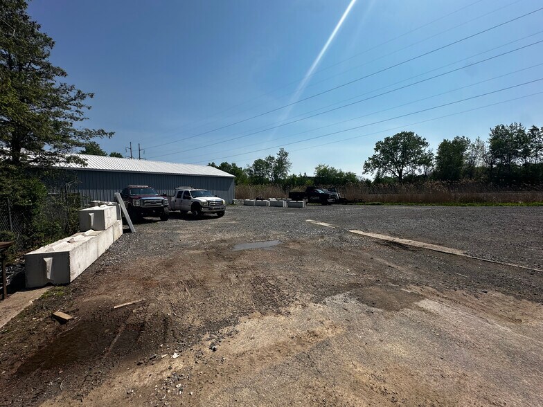 More Photos Of 7704 Maltlage Dr, Bayberry Flex For Sale