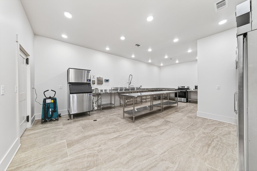 More Photos Of 1249 Gulf Rd, Spencer Golf Course Driving Range For Sale