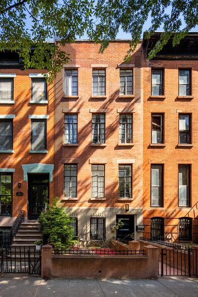 More Photos Of 413 Pacific St, Brooklyn Apartments For Sale