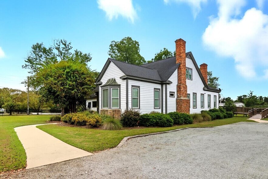 More Photos Of 235 Cedric St, Leesburg Office Residential For Lease