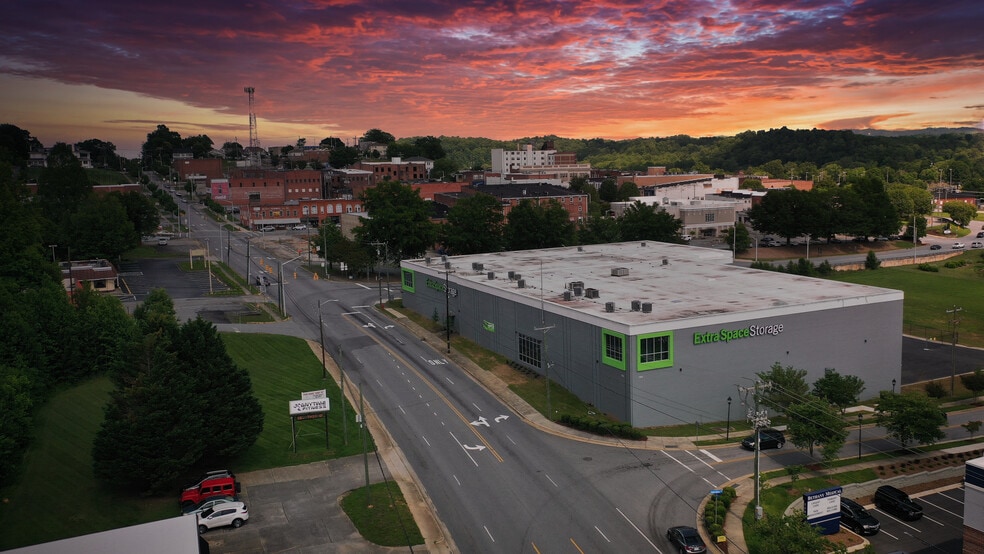 More Photos Of 1101 W D St, North Wilkesboro Warehouse For Lease