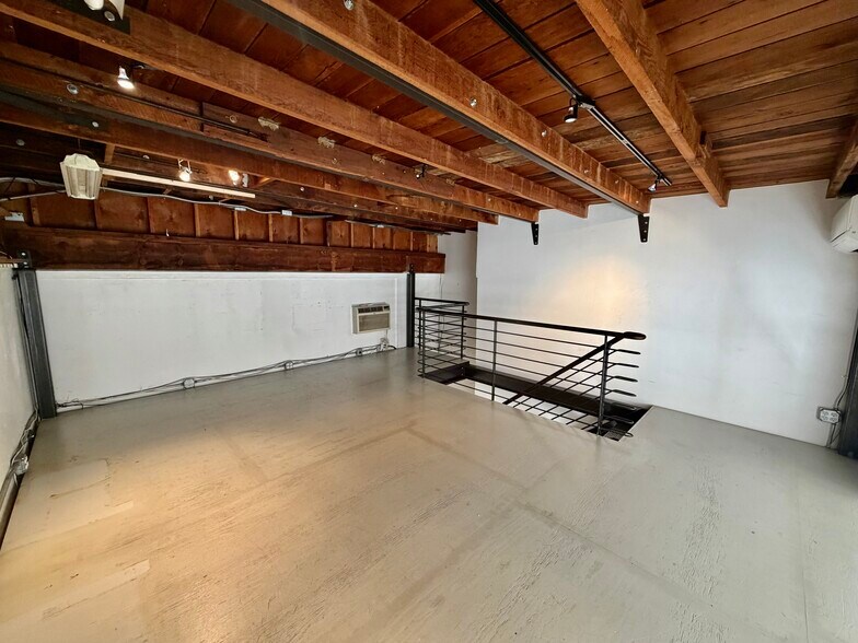 More Photos Of 1813-1827 Lincoln Blvd, Venice Storefront For Lease