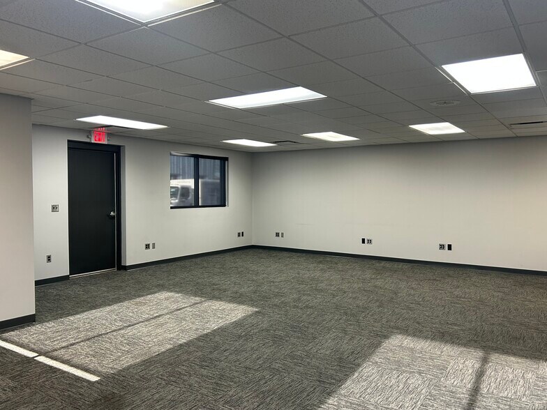 More Photos Of 207 Causeway Blvd, La Crosse Industrial For Sale