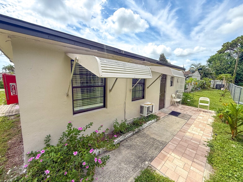 More Photos Of 3874 7th Ave N, Lake Worth Apartments For Sale