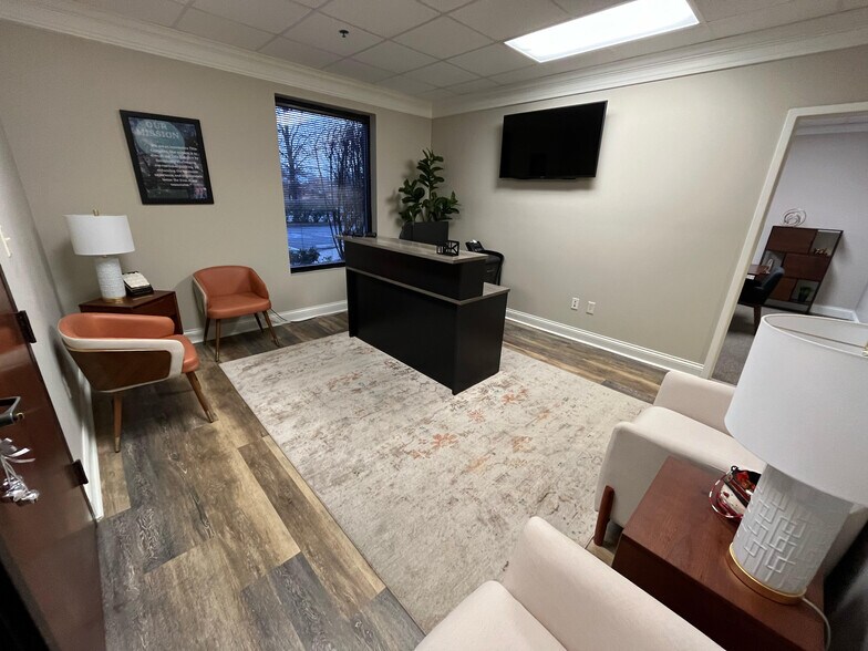 More Photos Of 7112 Crossroads Blvd, Brentwood Office For Lease