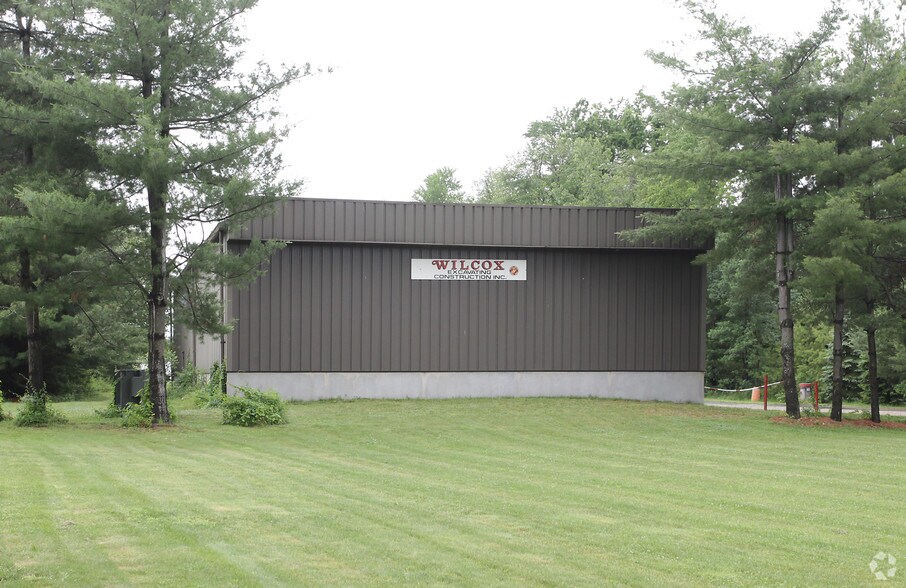 More Photos Of 50 Newberry Rd, East Windsor Service For Lease