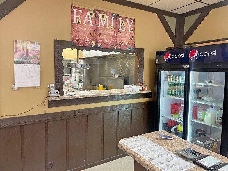 More Photos Of 216 N Main St, Marion Restaurant For Sale