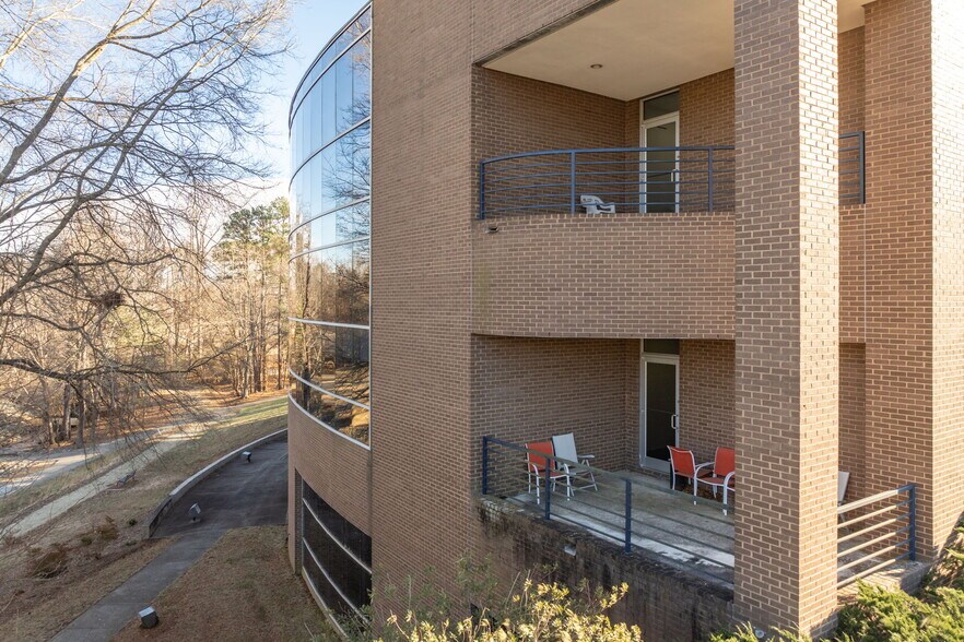 More Photos Of 940 Golf House Rd W, Whitsett Office For Lease