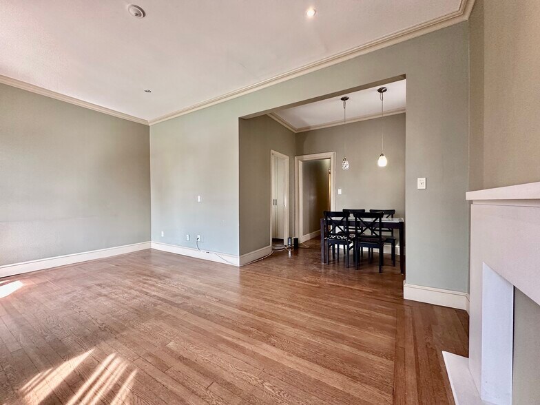 More Photos Of 3005 31st Ave, Astoria Medical For Lease