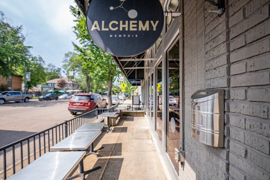 More Photos Of 940-942 S Cooper St, Memphis Storefront For Lease