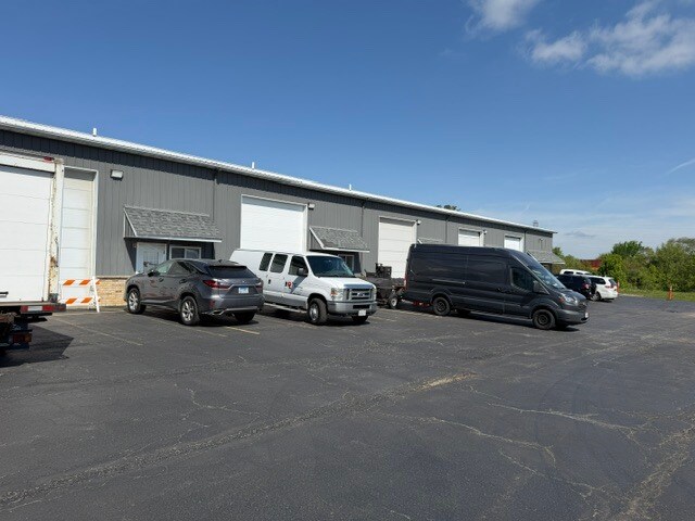 More Photos Of 14625 W Edison Dr, New Lenox Industrial For Lease