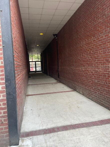 More Photos Of 1008-1010 Arch St, Philadelphia Apartments For Lease