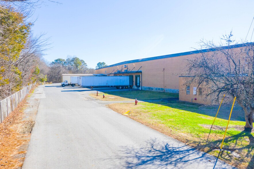 More Photos Of 2000 Overhead Bridge Rd NE, Cleveland Manufacturing For Sale