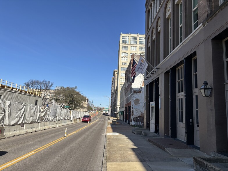 More Photos Of 64 S Front St, Memphis Storefront Retail Office For Sale