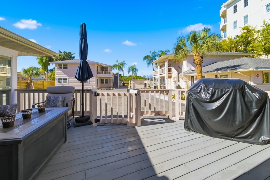 More Photos Of 9022 Midnight Pass Rd, Sarasota Apartments For Sale