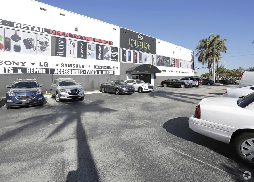 More Photos Of 3520-3560 NW 72nd Ave, Miami Warehouse For Lease