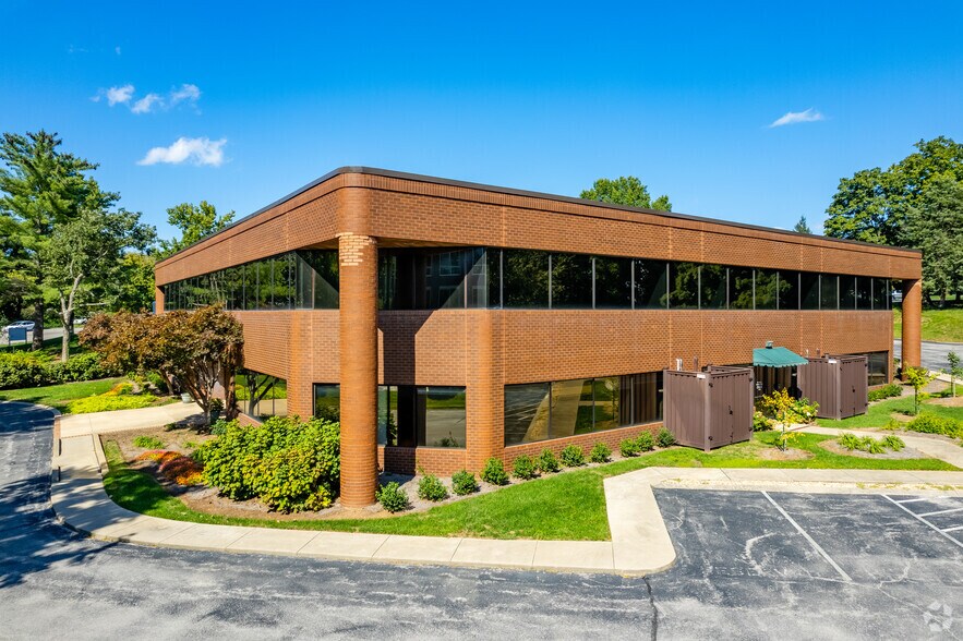 More Photos Of 110 Westwood Pl, Brentwood Office Residential For Sale