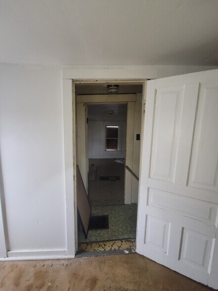 More Photos Of 1823 W 8th St, Muncie Multifamily For Sale