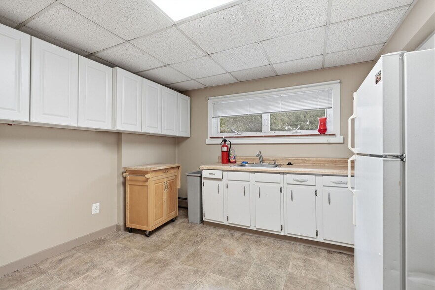More Photos Of 3157 Mechanicsville Rd, Eddington Medical For Sale