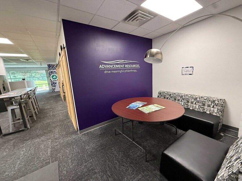 More Photos Of 3950 River Ridge Dr NE, Cedar Rapids Office For Sale