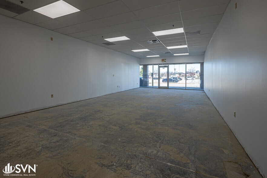 More Photos Of 524 W New Circle Rd, Lexington Unknown For Sale