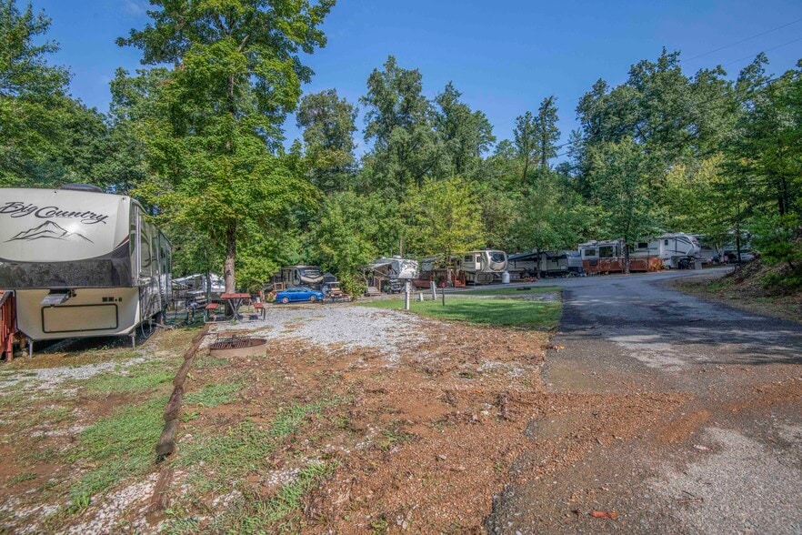 More Photos Of 251 Spring Valley Rd, Pigeon Forge Trailer Camper Park For Sale