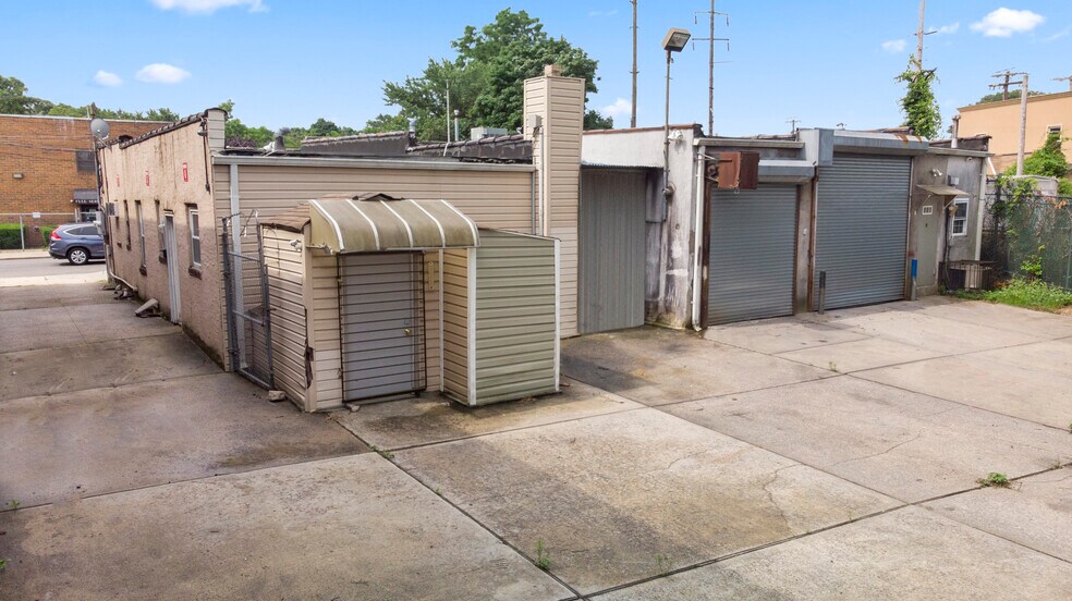 More Photos Of 507 Eagle Ave, West Hempstead Freestanding For Sale