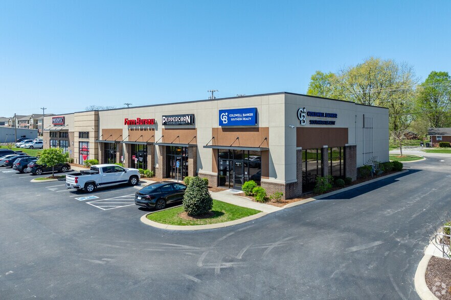 Primary Photo Of 2563 Nashville Hwy, Columbia Storefront Retail Office For Lease