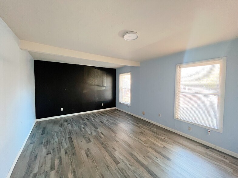 More Photos Of 921 Rivera Dr, Sacramento Apartments For Sale