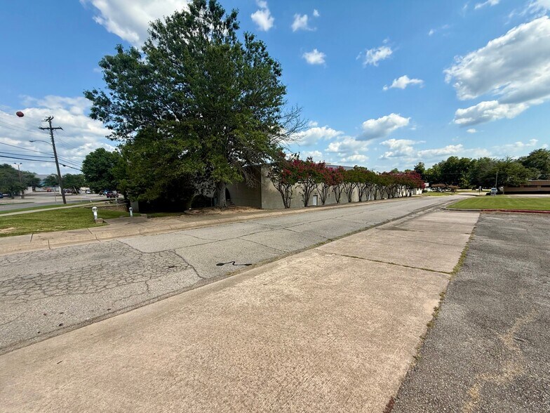 More Photos Of , Paris Office For Sale