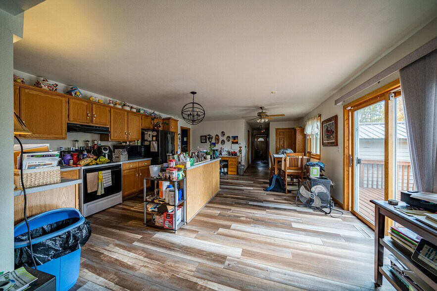 More Photos Of N10120 Parkway Rd, Crivitz Specialty For Sale