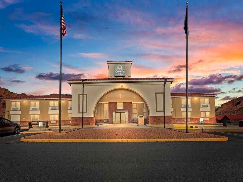 More Photos Of 815 E Hwy 89, Kanab Hotel For Sale