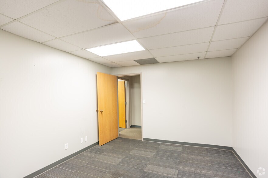 More Photos Of 1315 W 12th St, Kansas City Warehouse For Lease