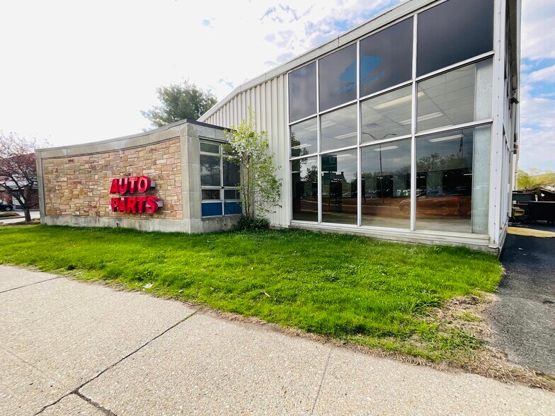 Primary Photo Of 113 West St, Pittsfield Storefront Retail Office For Lease