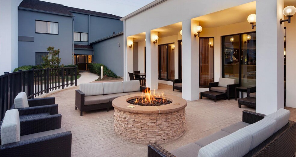 More Photos Of 4165 Proton Dr, Addison Hotel For Sale