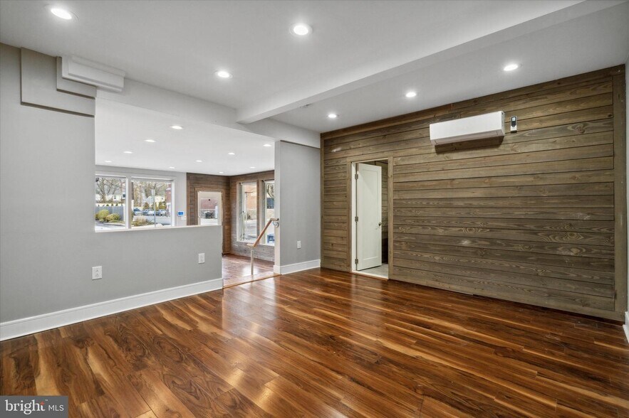 More Photos Of 229 S Easton Rd, Glenside Storefront Retail Residential For Sale