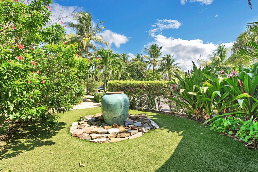 More Photos Of 4351 NE 12th Ter, Oakland Park Restaurant For Lease