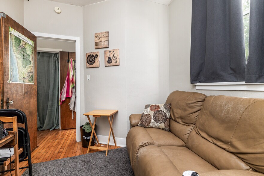 More Photos Of 2535 Central Ave, Dubuque Apartments For Sale