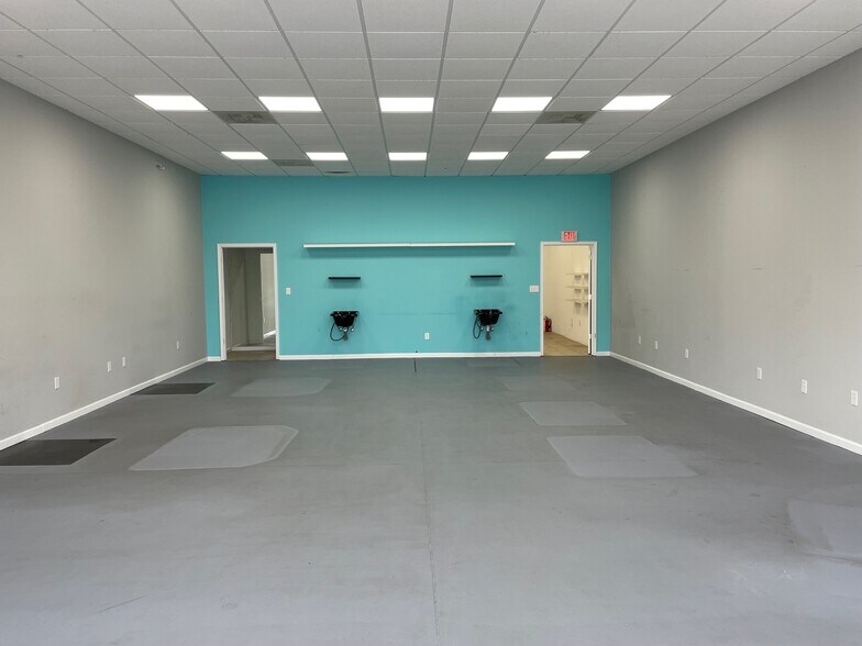 More Photos Of 900 W Ehringhaus St, Elizabeth City Storefront Retail Office For Lease