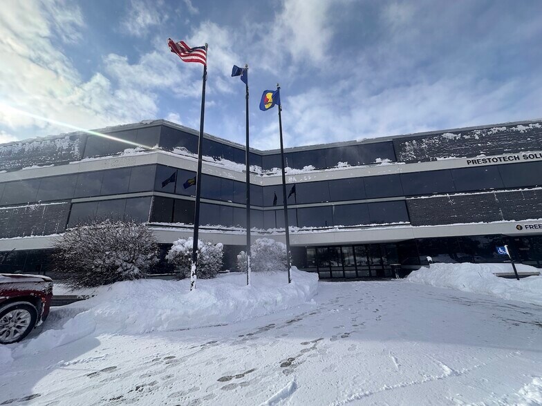More Photos Of 4595 Broadmoor Ave SE, Grand Rapids Light Manufacturing For Lease