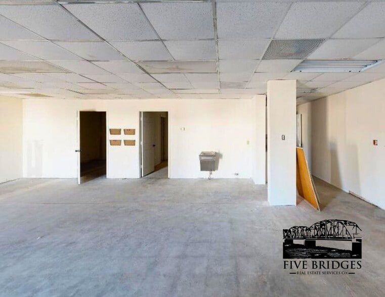 More Photos Of 3006 Lisenby Ave, Panama City Warehouse For Lease