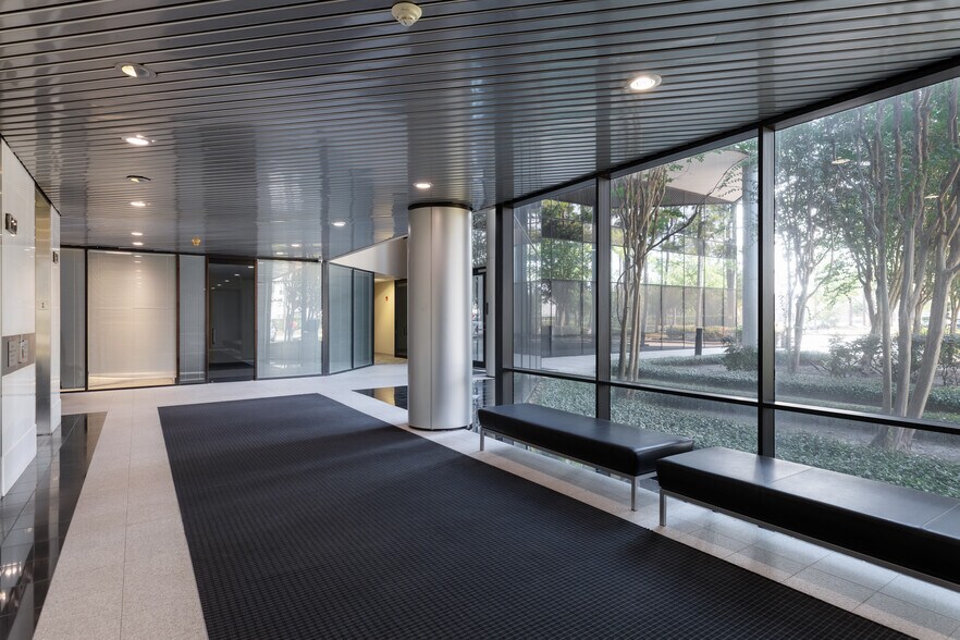 More Photos Of 14550 Torrey Chase Blvd, Houston Office For Lease