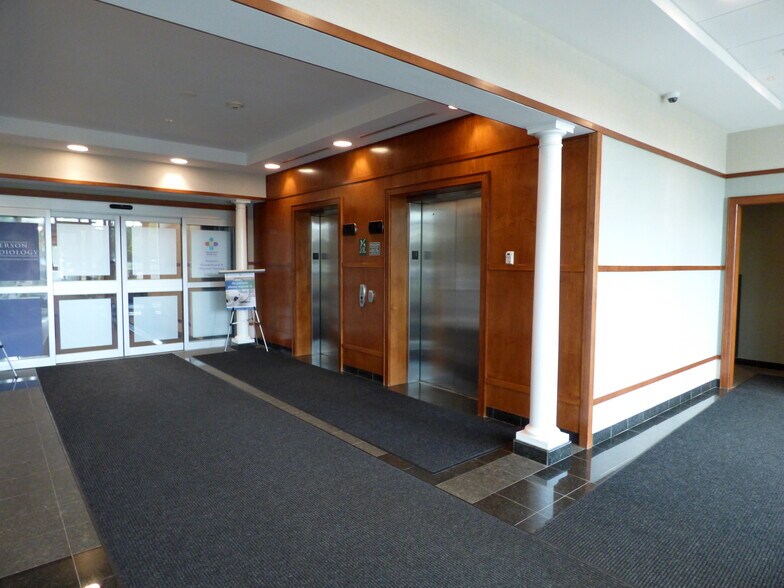More Photos Of 399 Farmington Ave, Farmington Medical For Lease