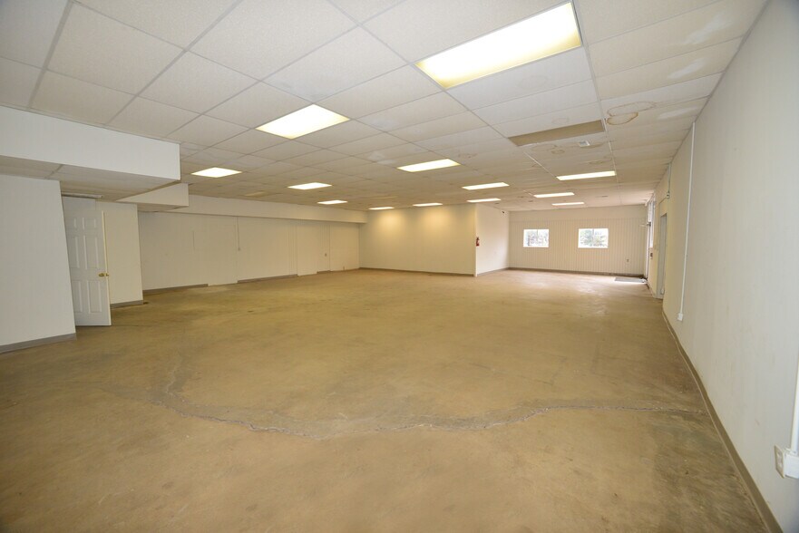 More Photos Of 8012-8022 Centreville Rd, Manassas Park, Manassas Park General Retail For Lease