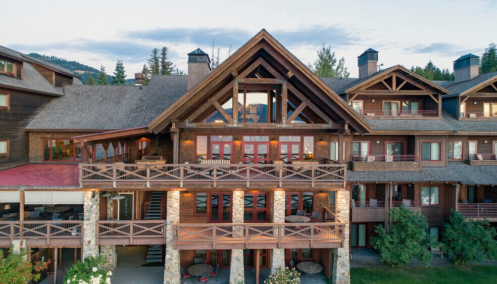 More Photos Of 41-45 Lakeshore Dr, Sagle Hotel For Sale