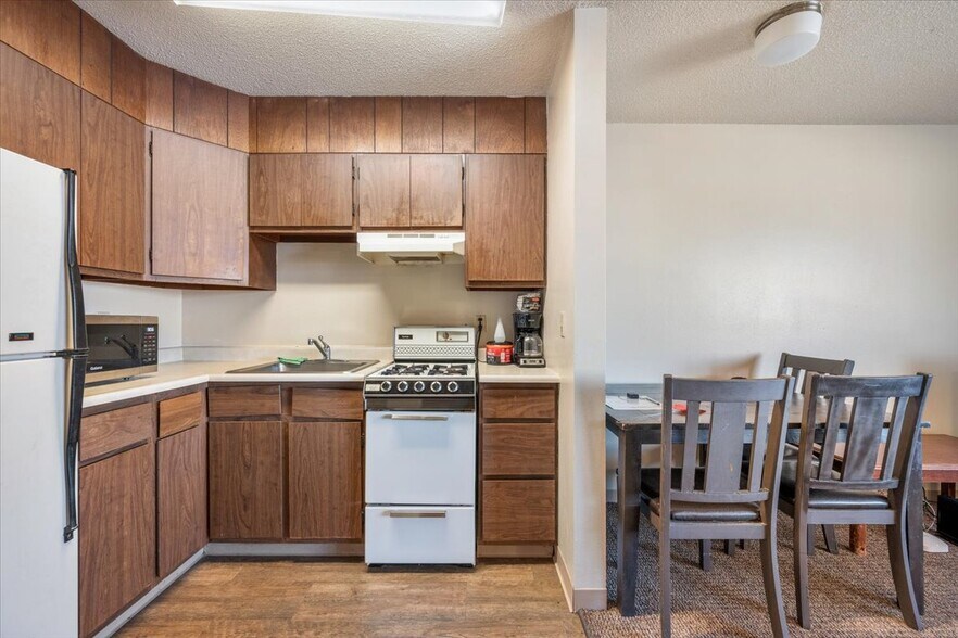 More Photos Of 1500 7th Ave, Belle Fourche Apartments For Sale