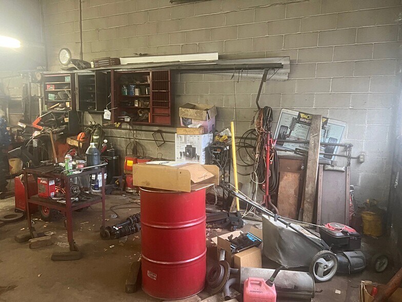 More Photos Of 98 Van Schaick Ave, Cohoes Specialty For Sale