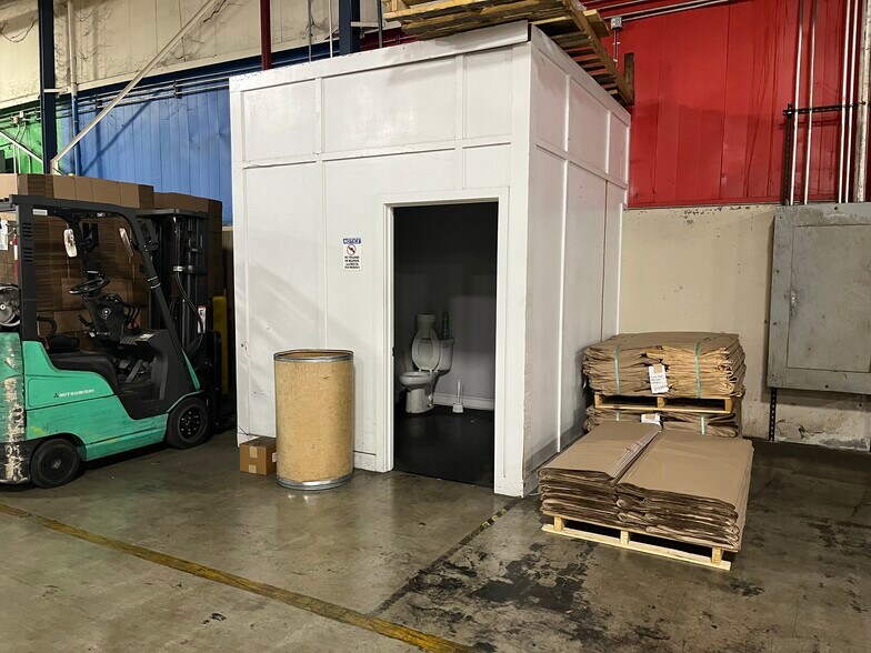 More Photos Of 145 Cane Creek Industrial Park Rd, Fletcher Warehouse For Lease